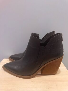 Womens Black Leather Pointed Toe Ankle Boots